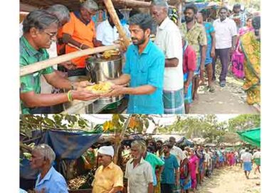ஈரோடு நேதாஜி காய்கறி மார்க்கெட்டில்அன்னதானம் 