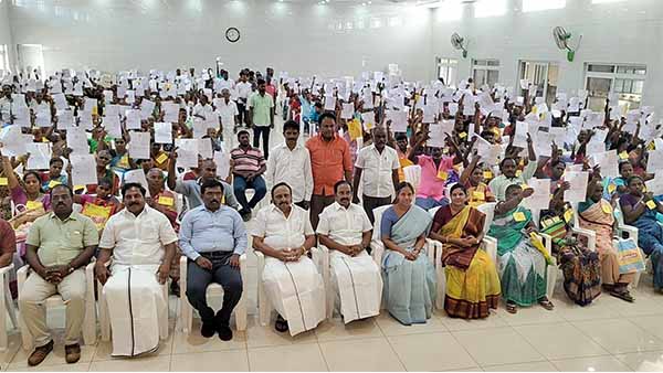 378 பயனாளிகளுக்கு, இலவச வீட்டு மனை பட்டா