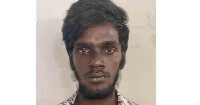 இரண்டு வீடுகளின் பூட்டை உடைத்து 12 சவரன் கொள்ளை