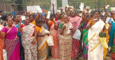 பட்டா வழங்காததை கண்டித்து முற்றுகை