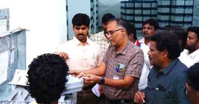 அரசியல் கட்சிகளின் பிரதிநிதிகள் முன்னிலையில்தேர்தல் திருவிழா