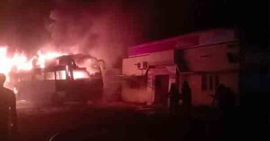 தனியார் சொகுசு பேருந்து தீப்பற்றி எரிந்தது