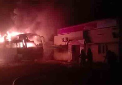 தனியார் சொகுசு பேருந்து தீப்பற்றி எரிந்தது