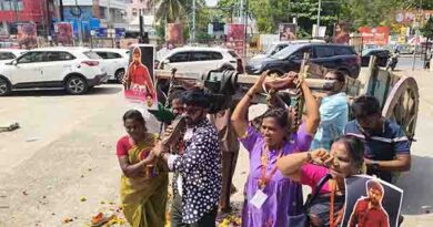 லீடர் படம்  தமிழகம் முழுவதும் திரையரங்குளில் வெளியாகியுள்ளது