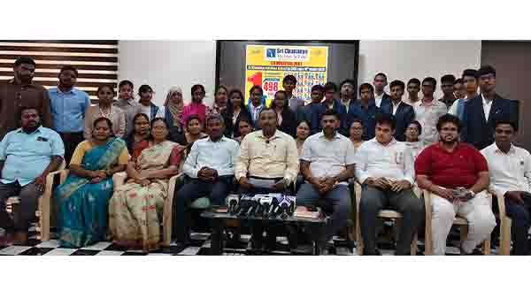 கோவை மாணவர்களுக்கு பாராட்டு விழா