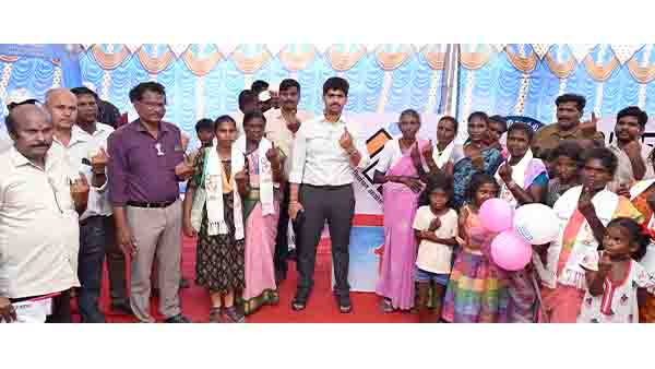 தொடுகாடு பழங்குடியினருக்கு வாக்குப்பதிவு விழிப்புணர்வு