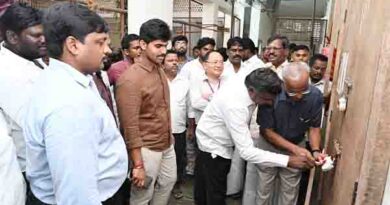 மாவட்ட தேர்தல் அலுவலர் மு.பிரதாப் ஆகியோர் நேரில் ஆய்வு
