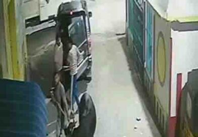 சொகுசு காரில்  கால்நடைகளை கடத்தி செல்லும் கும்பல்