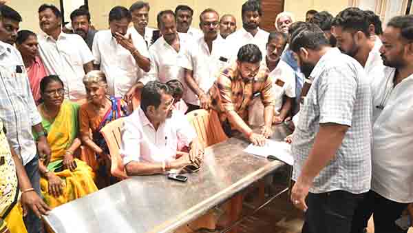 ஈரோடு அதிமுக அலுவலகத்திற்கு போலீஸ் பாதுகாப்பு