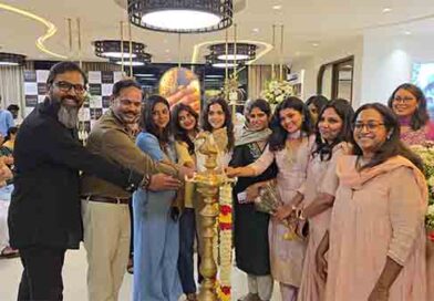 கோவையில் அழகு நிலையம் துவக்கவிழா கோவையில் அழகு நிலையம் துவக்கவிழா