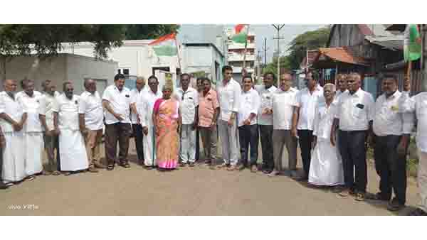 மாணவர்கள் மீதான தாக்குதலைக் கண்டித்து காங்கிரஸ் ஆர்ப்பாட்டம்