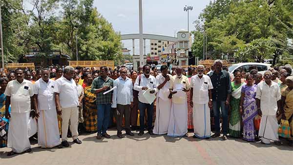 ஒதுக்கப்பட்ட நிலங்களை வழங்க ஆட்சியரிடம் மனு