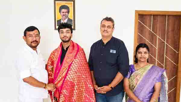 கோவையில் அமைச்சரை சந்தித்த மாணவன்