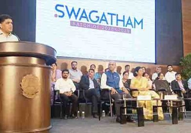 கோவையில் மாணவர்களுக்கு வரவேற்பு நிகழ்ச்சி