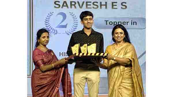 கோவை ஸ்டேன்ஸ் பள்ளியில் மாணவர்களுக்கு விருது கோவை ஸ்டேன்ஸ் பள்ளியில் மாணவர்களுக்கு விருது