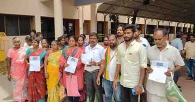 ஈரோட்டில் அடிப்படை வசதி கோரி பொதுமக்கள் ஆட்சியரிடம் மனு