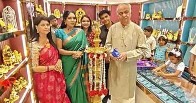 கோவையில் புதிய கவரிங் நகை கடை திறப்பு