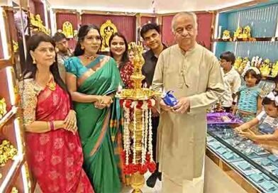 கோவையில் புதிய கவரிங் நகை கடை திறப்பு