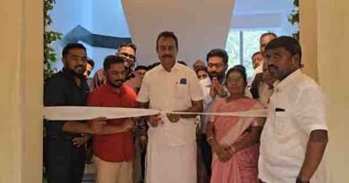 முன்னாள் அமைச்சர் துவங்கி வைத்த பல் மருத்துவமனை