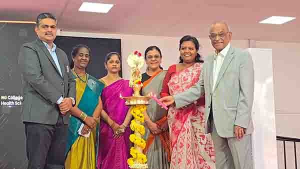 கோவை முதல்முறை கல்லூரிக்கு வந்த மாணவர்கள் கோவை முதல்முறை கல்லூரிக்கு வந்த மாணவர்கள்