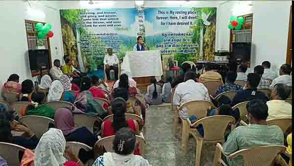 கோவையில் நடைபெற்ற சிறப்பு ஆராதனை கோவையில் நடைபெற்ற சிறப்பு ஆராதனை